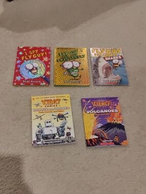 Variety Lot Of 5 Childrens Books Graphic Novel Educational Y2K Retro Retro
